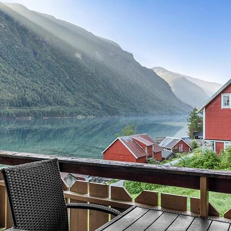 Cabin Alongside The Beautiful Fjaerlandsfjord 외부 사진