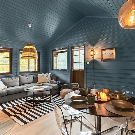 Cabin Alongside The Beautiful Fjaerlandsfjord 외부 사진
