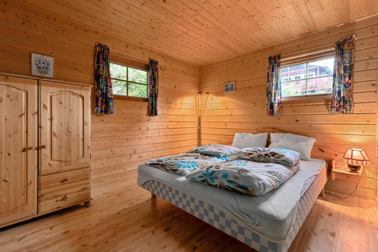 Cabin Alongside The Beautiful Fjaerlandsfjord 외부 사진