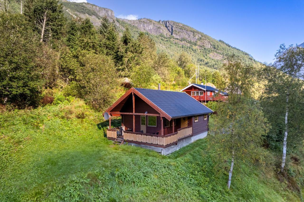 Cabin Alongside The Beautiful Fjaerlandsfjord 외부 사진